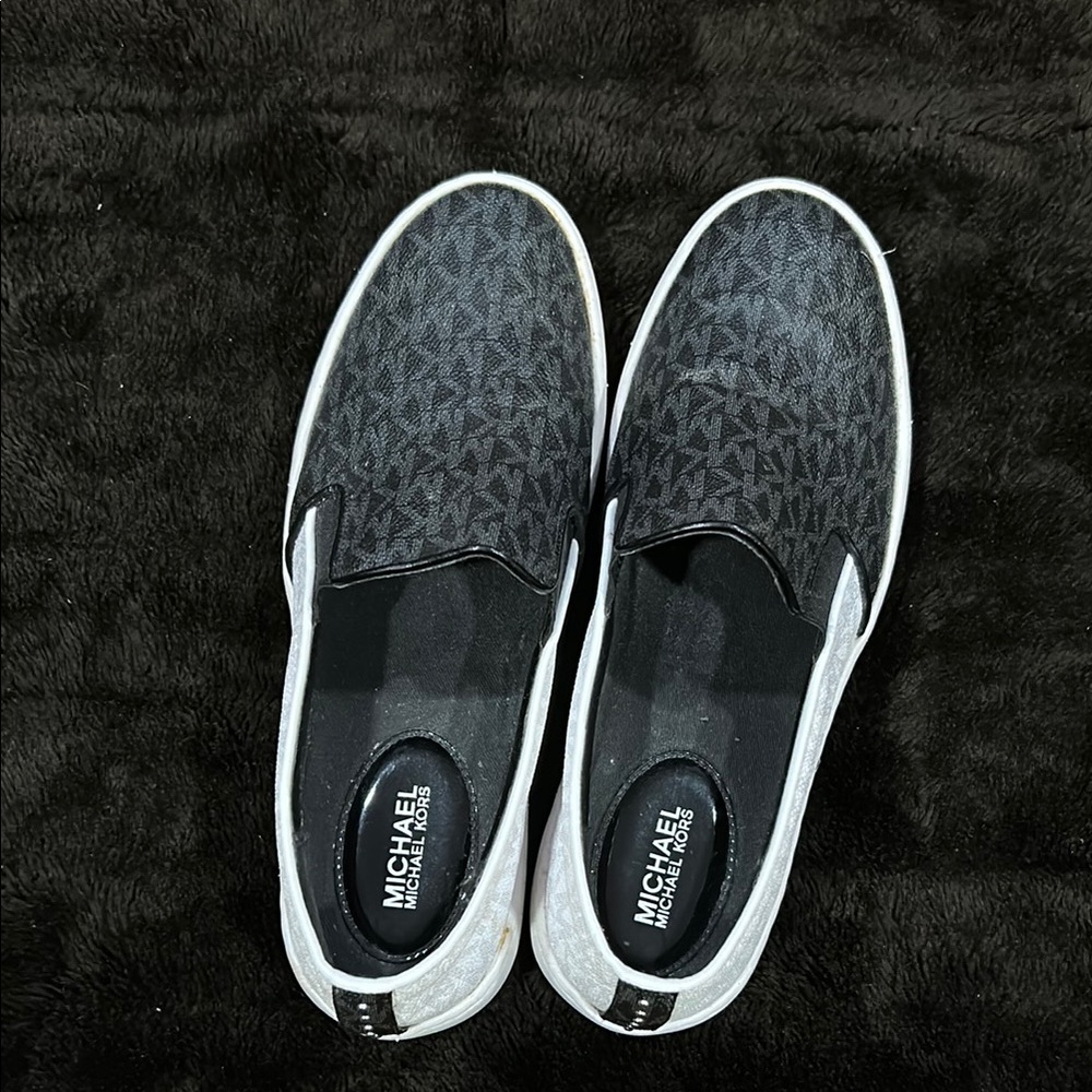 Michael Kors Black & White Size 7.5 shoes